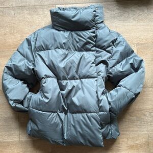 Agave green old navy puffer jacket in size SMALL